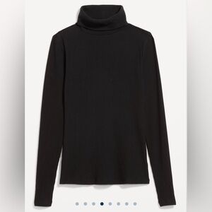 Old Navy Turtleneck Top in Blackjack Black